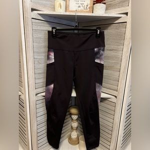 BSP athletic leggings with pockets on each leg. Size large. Great condition.